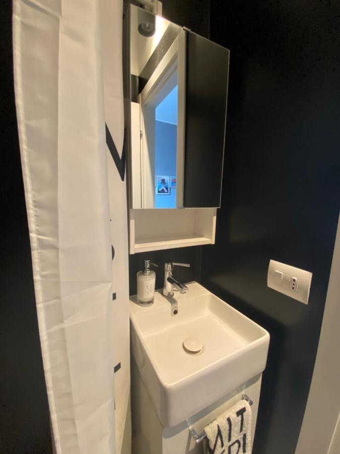 Stanza Privata Con Bagno A 15 Minuti Da Duomo Apartment Sesto San Giovanni Bagian luar foto