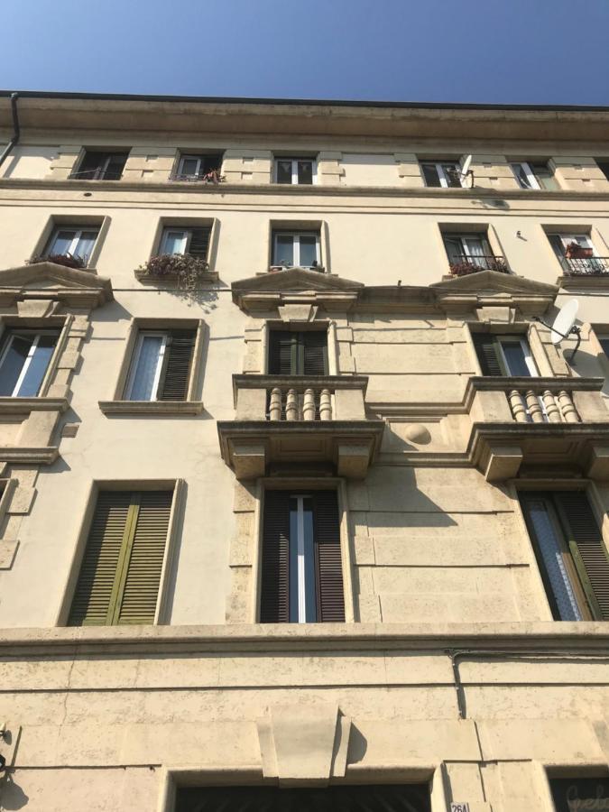 Stanza Privata Con Bagno A 15 Minuti Da Duomo Apartment Sesto San Giovanni Bagian luar foto